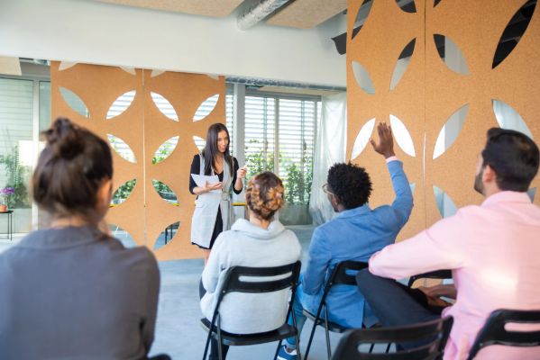 Palestra corporativa com participação de colaboradores